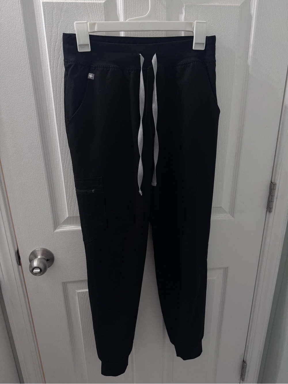 FIGS Women Black Zamora Jogger Scrub Pants - S